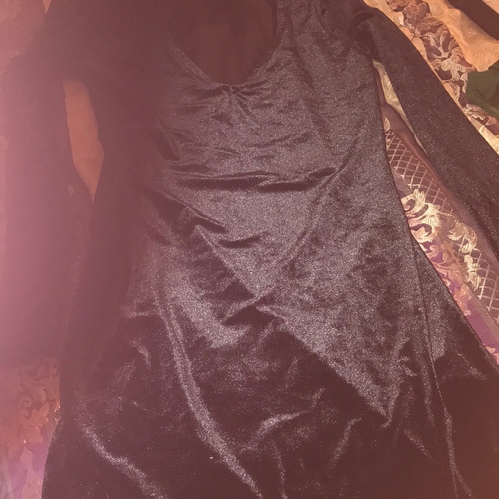 Ladies plunge crush velvet dress - Picture 2 of 2